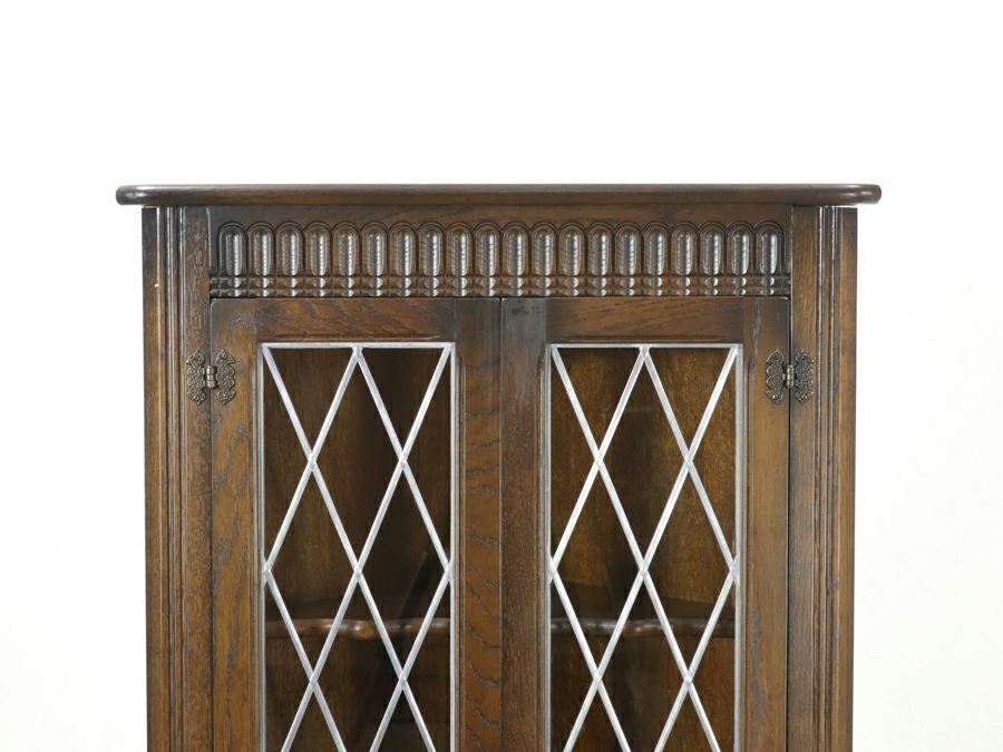 二枚扉タイプのコーナーキャビネット 80653