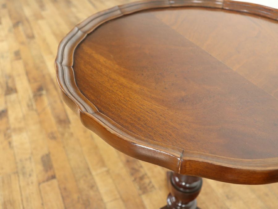 エッジのある柱のデザインがかっこいい サイドテーブル 80845