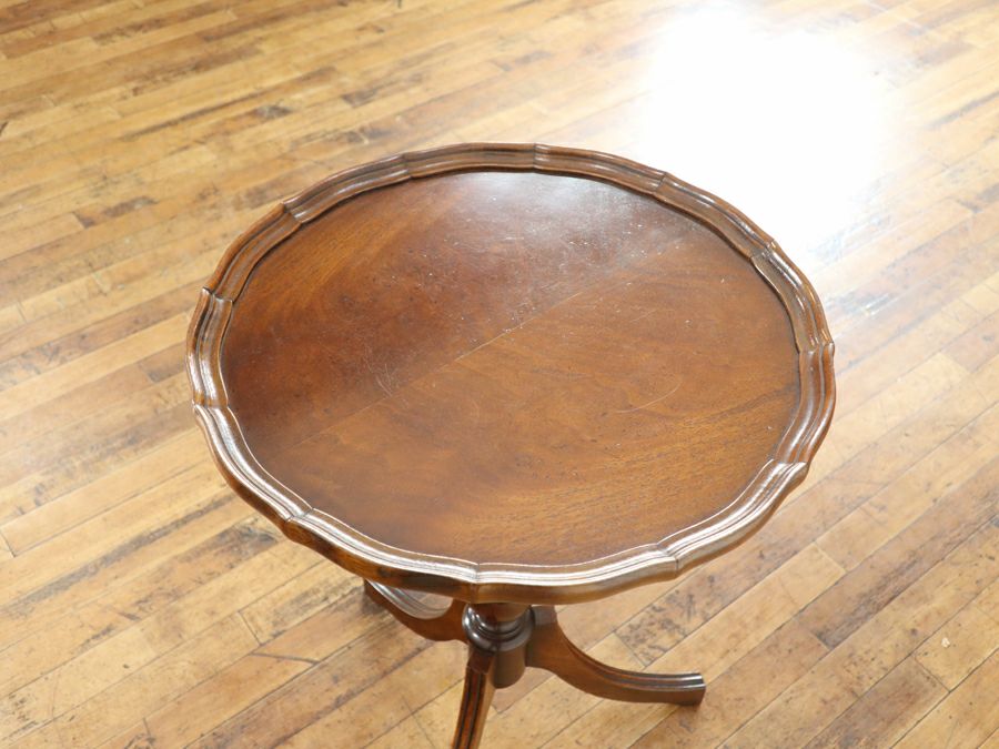 エッジのある柱のデザインがかっこいい サイドテーブル 80845