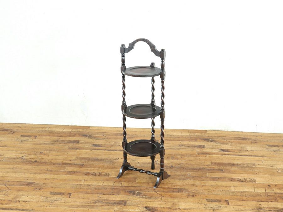 丹念に造りこまれた 細く美しいツイスト、ケーキスタンド 80810b