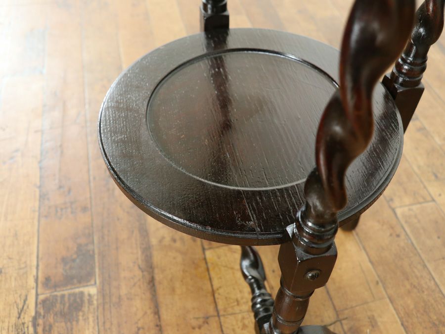 丹念に造りこまれた 細く美しいツイスト、ケーキスタンド 80810b