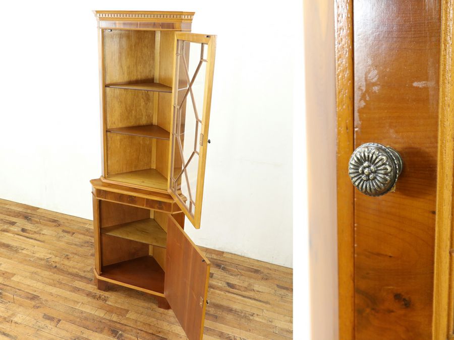 お部屋の角を明るく彩る 英国コーナーキャビネット 80801