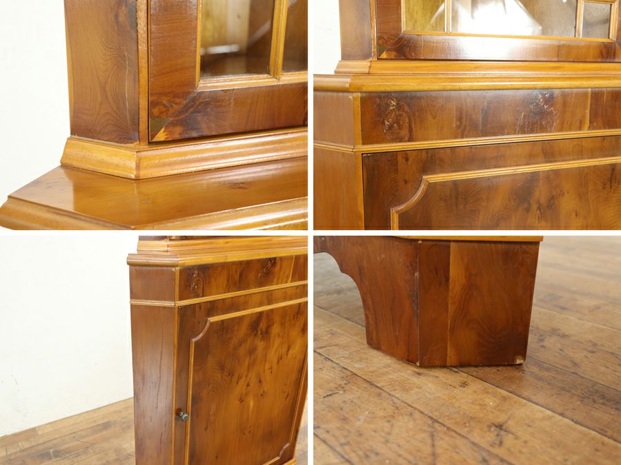 お部屋の角を明るく彩る 英国コーナーキャビネット 80801