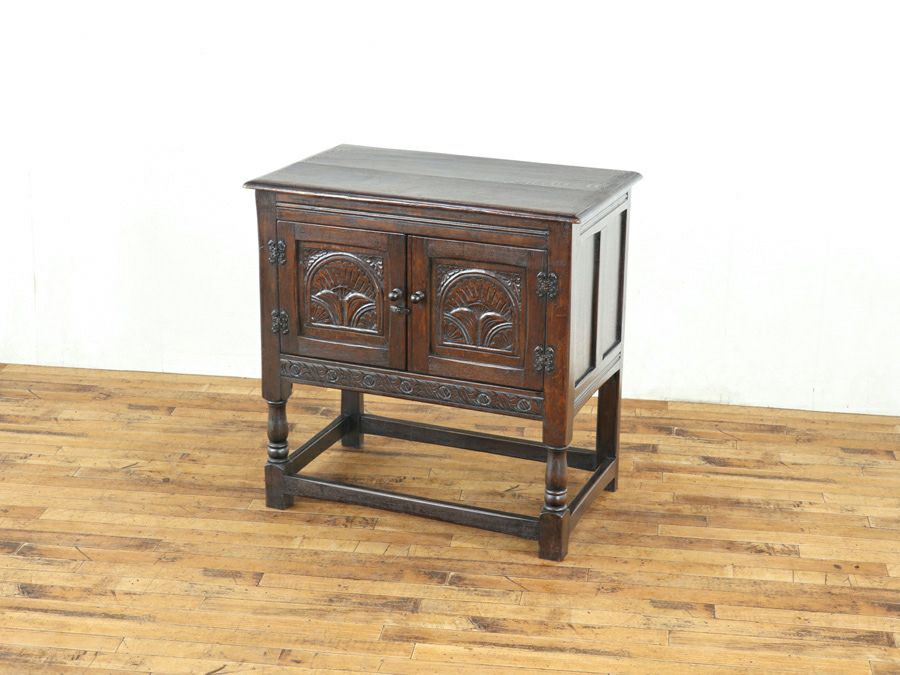 探すとなかなか見つからない これくらいのサイズが欲しかった イギリスサイドキャビネット 80688