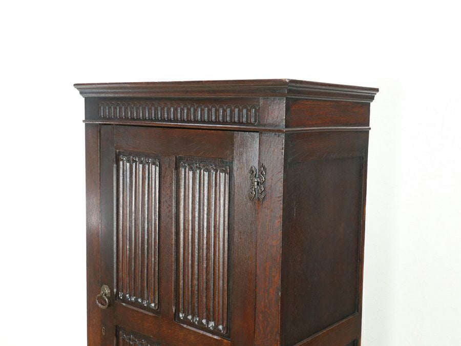 リネンフォールド ワードローブ 80853