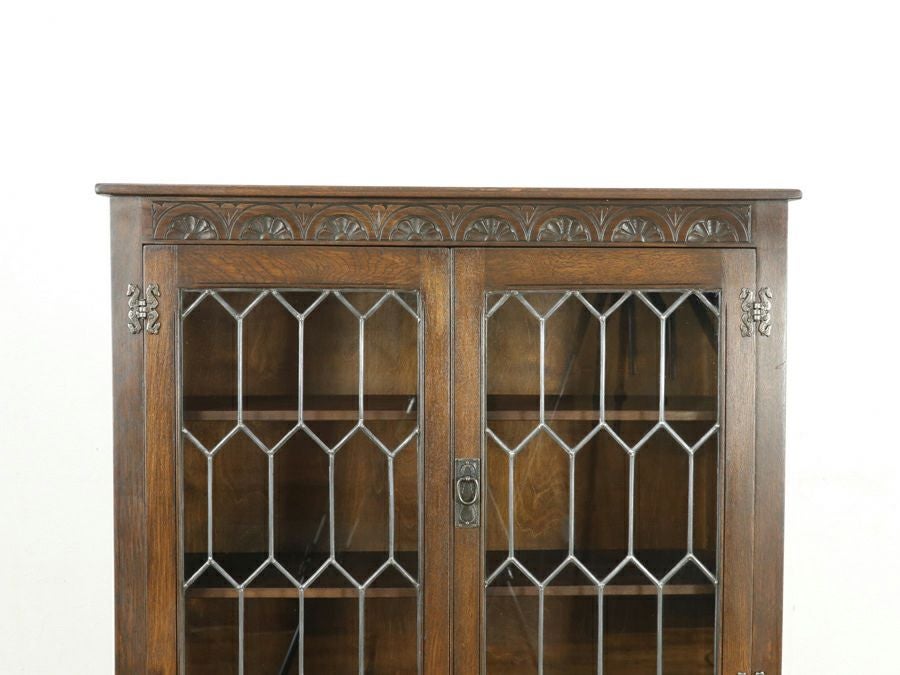 長年愛され続ける英国の伝統的デザインのブックケース 80794