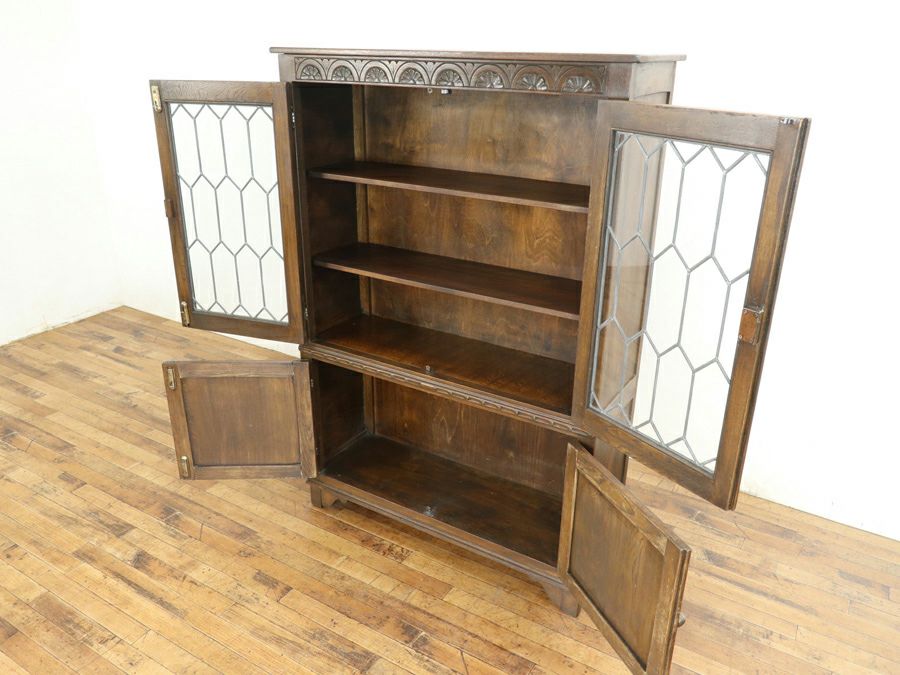 長年愛され続ける英国の伝統的デザインのブックケース 80794