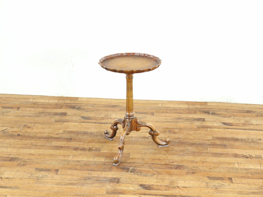 一線を画す、優美なたたずまいの英国ワインテーブル 80857