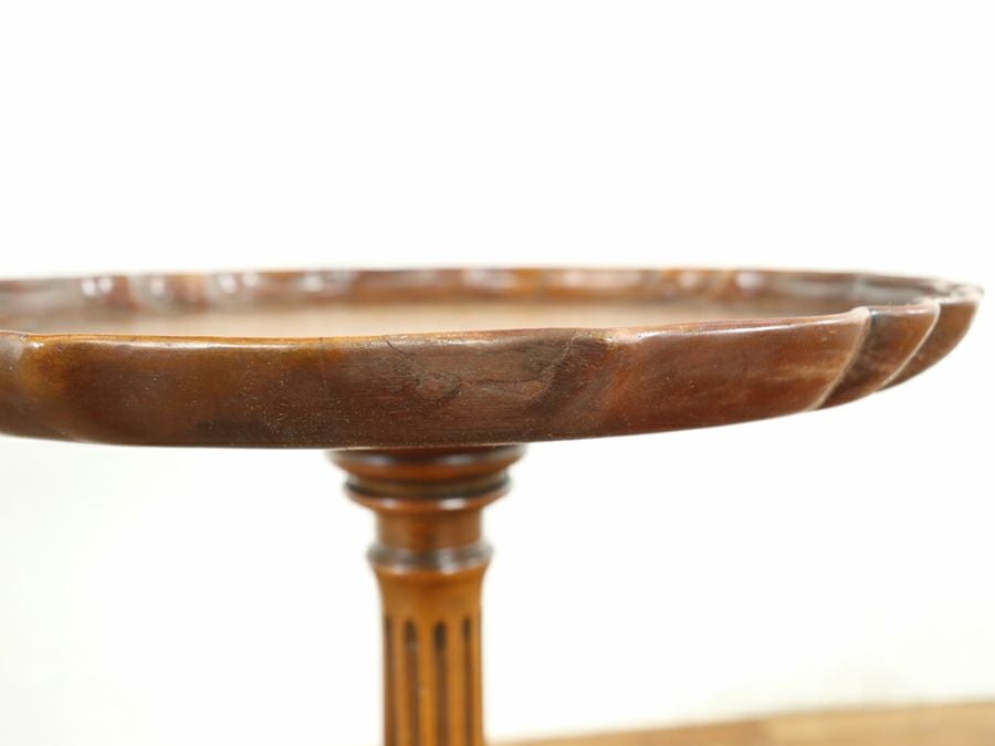 一線を画す、優美なたたずまいの英国ワインテーブル 80857