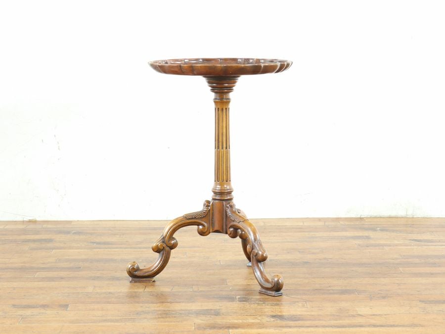 一線を画す、優美なたたずまいの英国ワインテーブル 80857