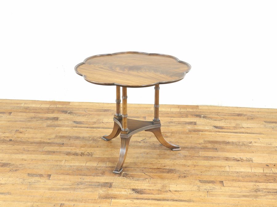 お花がひらいたような天板形状とバンブーレッグ 英国コーヒーテーブル 80862