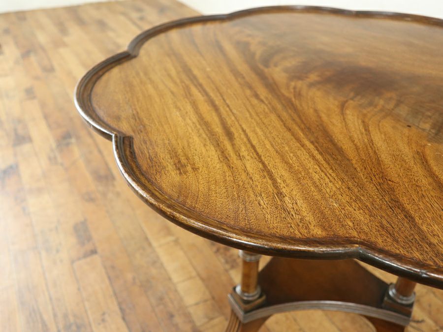 お花がひらいたような天板形状とバンブーレッグ 英国コーヒーテーブル 80862