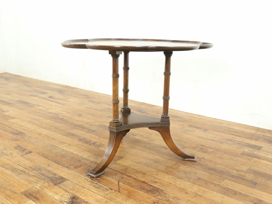 お花がひらいたような天板形状とバンブーレッグ 英国コーヒーテーブル 80862