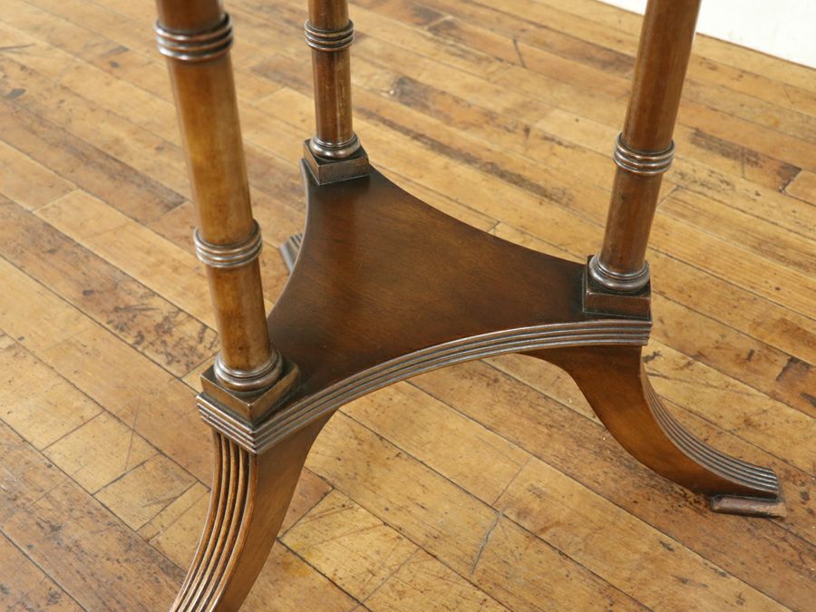 お花がひらいたような天板形状とバンブーレッグ 英国コーヒーテーブル 80862