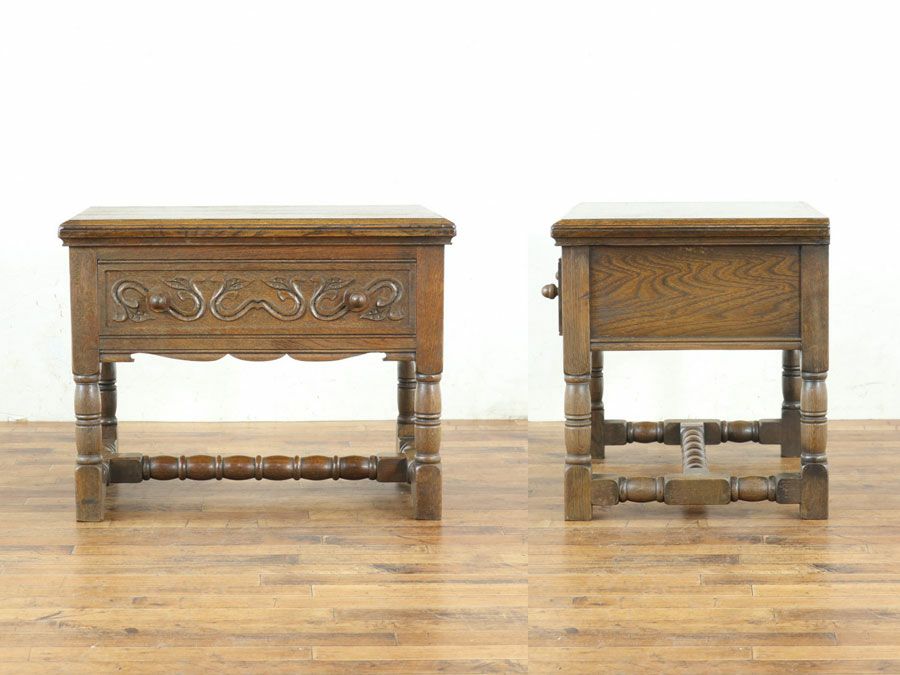 くねくねと踊る蔓、引き出し付きのスモールテーブル 80762