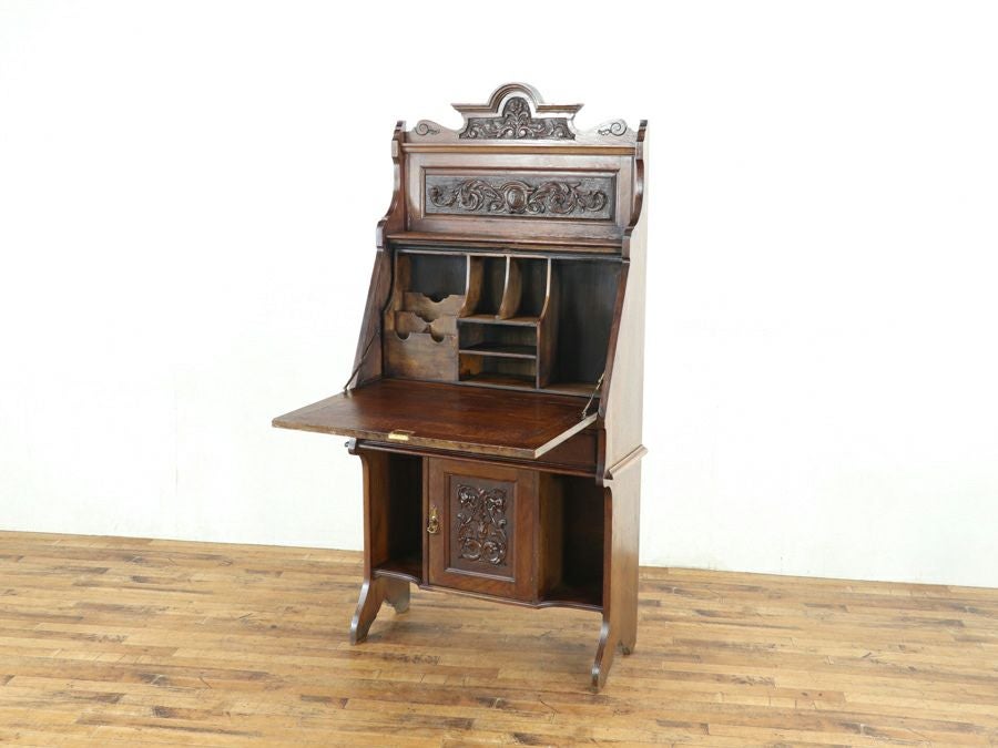 イギリスで100年以上を過ごした アンティークスチューデントビューロー 80722