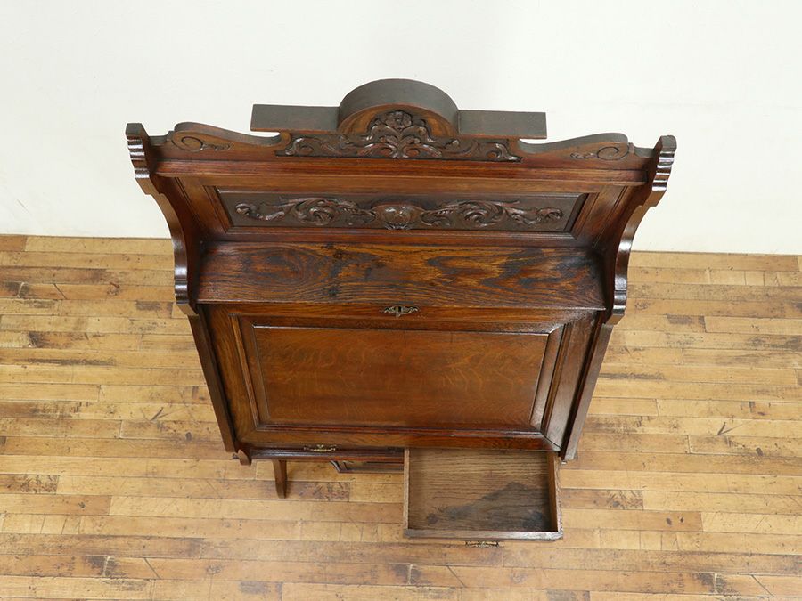 イギリスで100年以上を過ごした アンティークスチューデントビューロー 80722