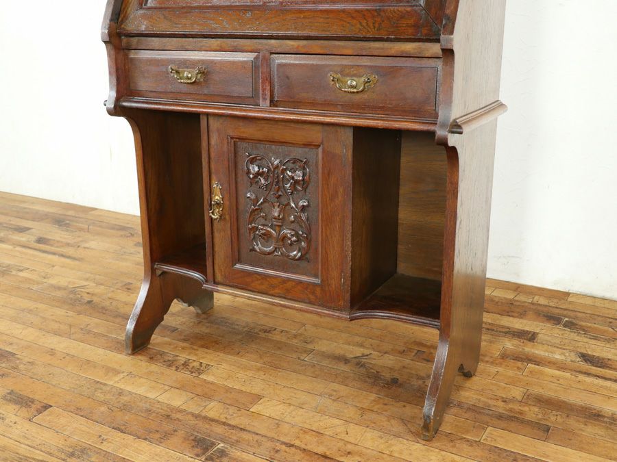 イギリスで100年以上を過ごした アンティークスチューデントビューロー 80722