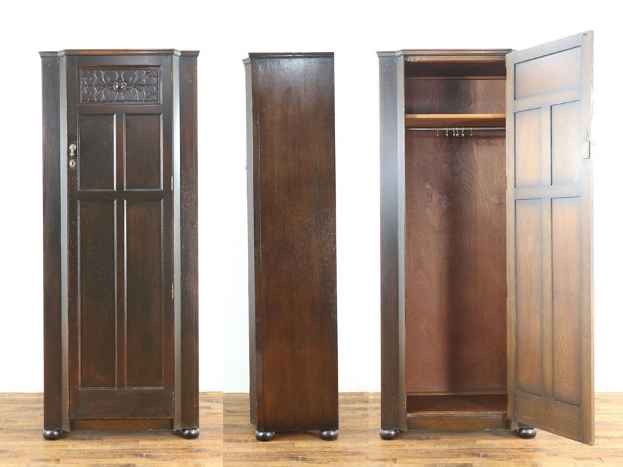 ダークカラーなワードローブ 80655