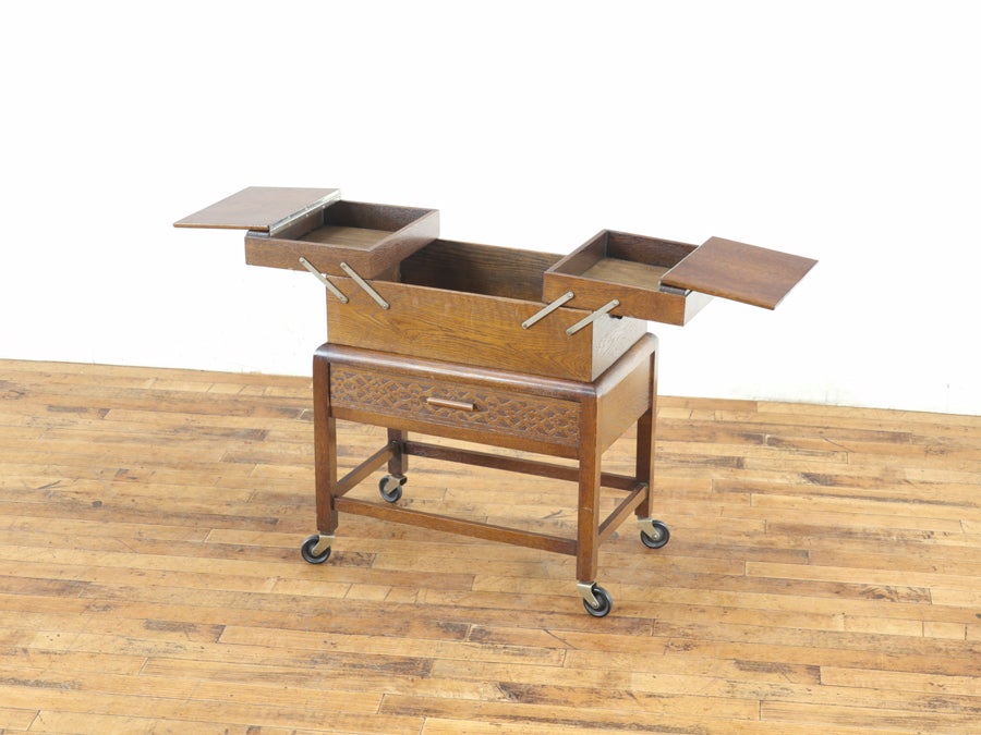 キャスターの付いたタイプのソーイングボックス 80678