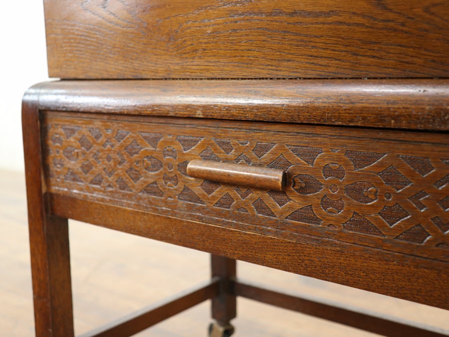 キャスターの付いたタイプのソーイングボックス 80678