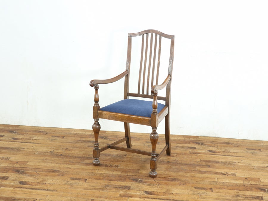 座面生地張替済み イギリスアンティーク アームチェア 80501a