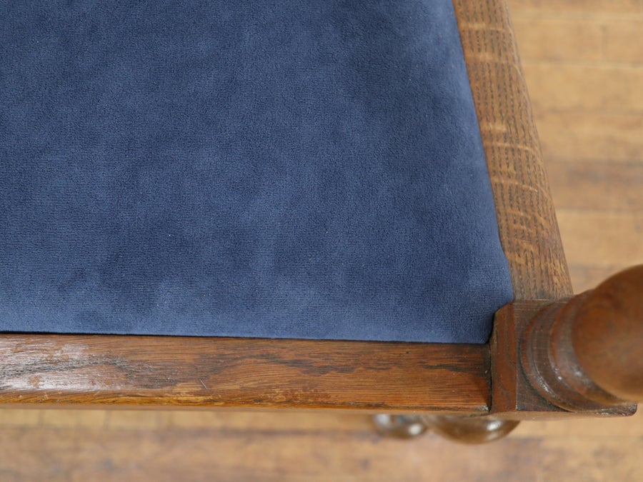 座面生地張替済み イギリスアンティーク アームチェア 80501a