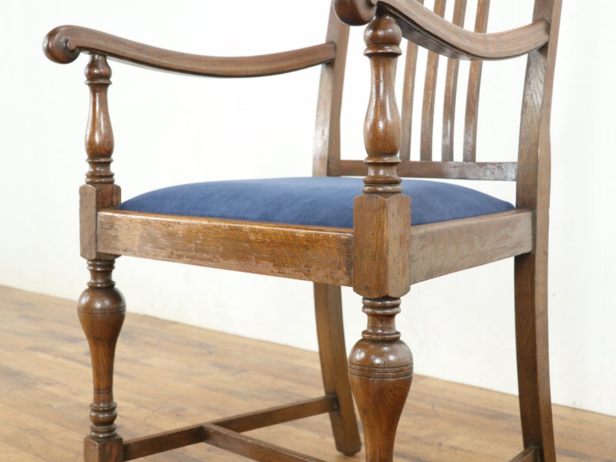 座面生地張替済み イギリスアンティーク アームチェア 80501a