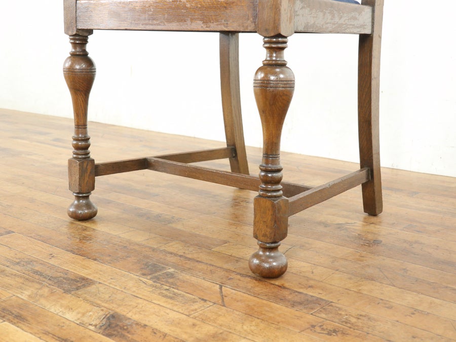 座面生地張替済み イギリスアンティーク アームチェア 80501a