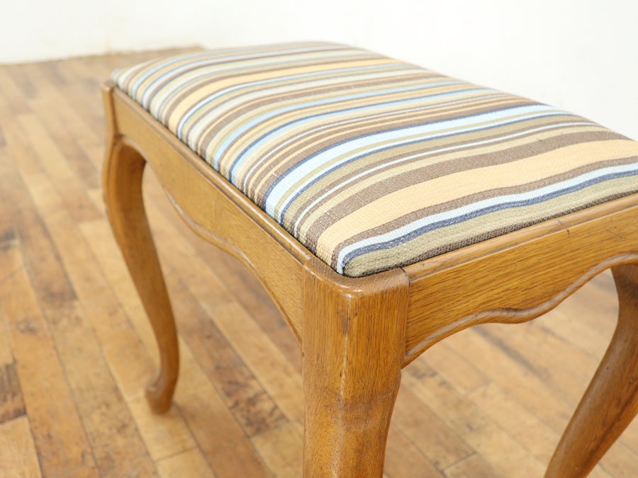 小ぶりでかわいい 猫脚フレンチスツール 65457