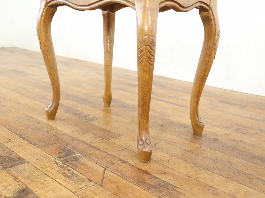 小ぶりでかわいい 猫脚フレンチスツール 65457