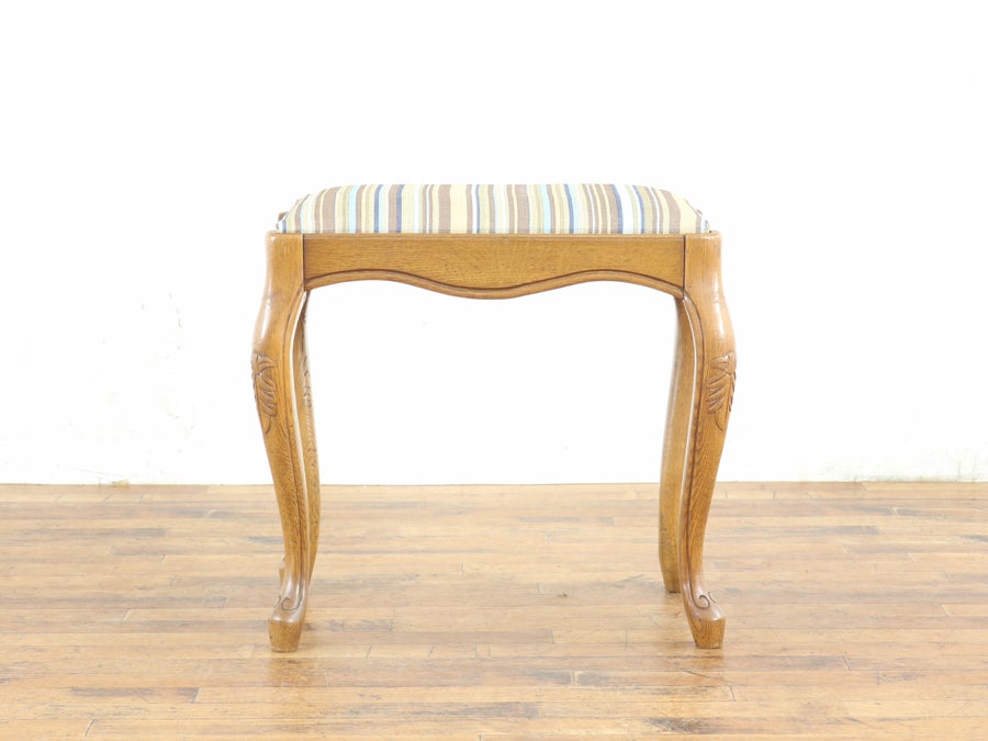 小ぶりでかわいい 猫脚フレンチスツール 65457