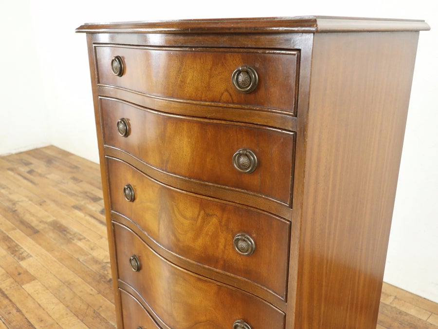 サイズ違いの引き出しが嬉しい サーペンタインフロント チェスト 80736