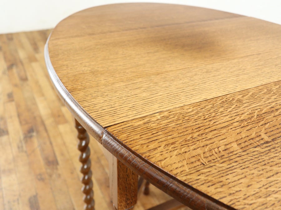 色の濃淡にも歴史を感じる 明るめゲートレッグテーブル 80896