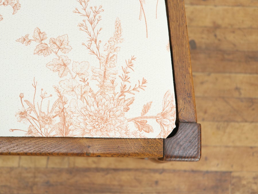 特徴的な背もたれのデザイン 張替済ダイニングチェア 80874<br>在庫4脚