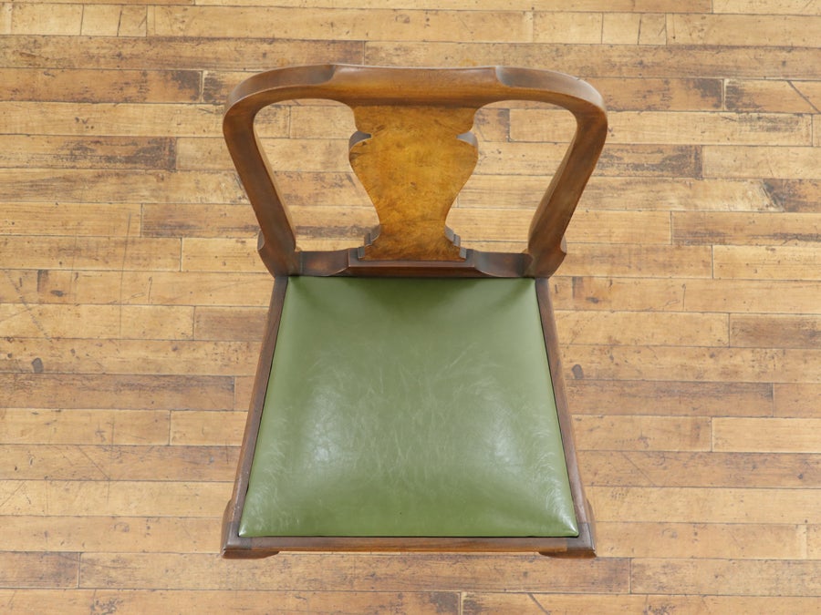 ウォールナットの杢目がアクセント 張替済クィーンアンダイニングチェア 80713d<br>在庫3脚