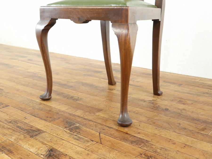 ウォールナットの杢目がアクセント 張替済クィーンアンダイニングチェア 80713d<br>在庫3脚