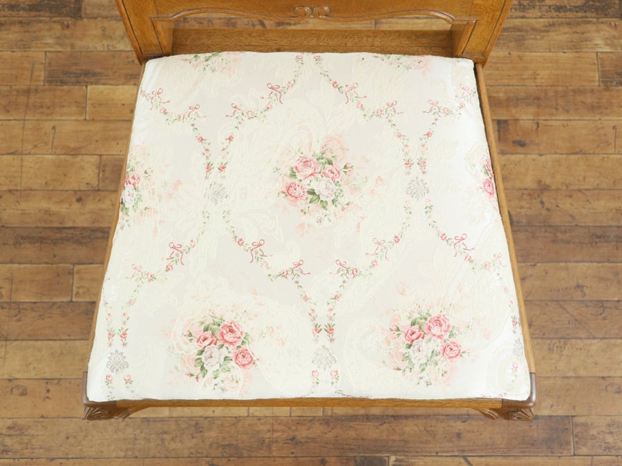 背もたれの華やかな彫刻 張替済猫脚ダイニングチェア 65464<br>在庫6脚