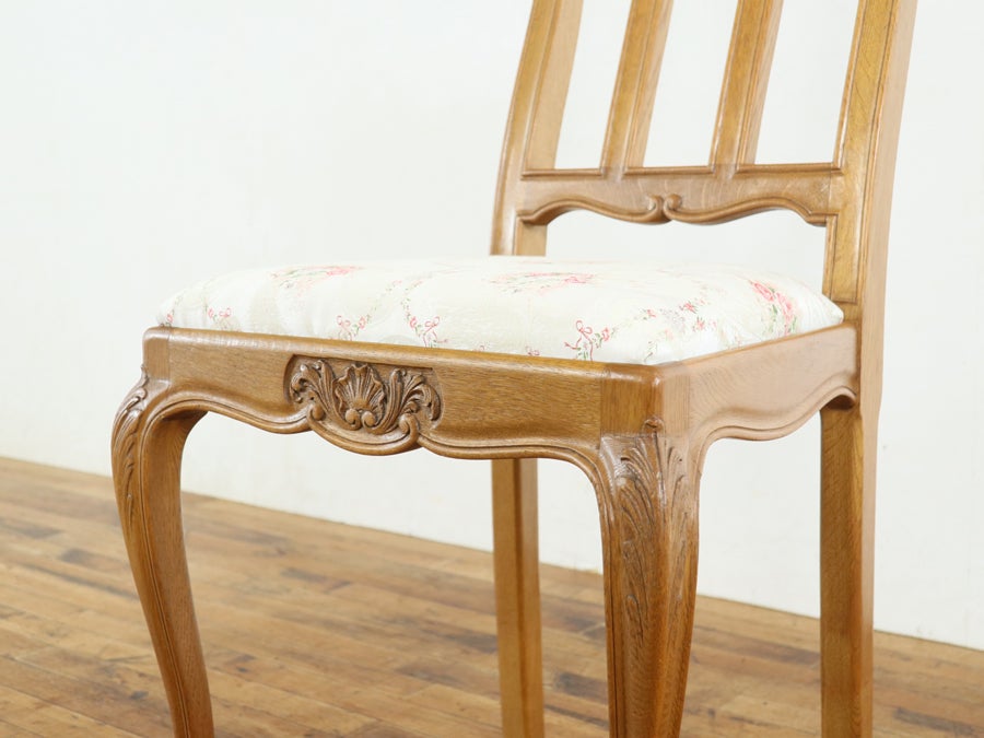 背もたれの華やかな彫刻 張替済猫脚ダイニングチェア 65464<br>在庫6脚