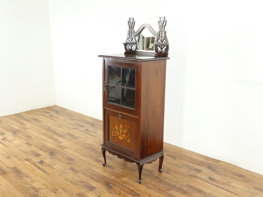 個性的なデザイン・個性的な収納部 ミュージックキャビネット 80701