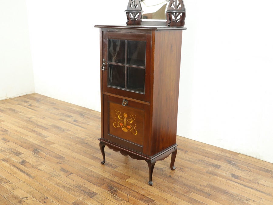 個性的なデザイン・個性的な収納部 ミュージックキャビネット 80701