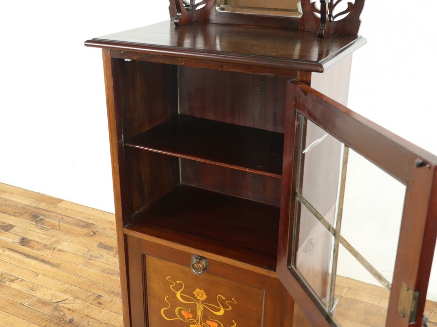 個性的なデザイン・個性的な収納部 ミュージックキャビネット 80701