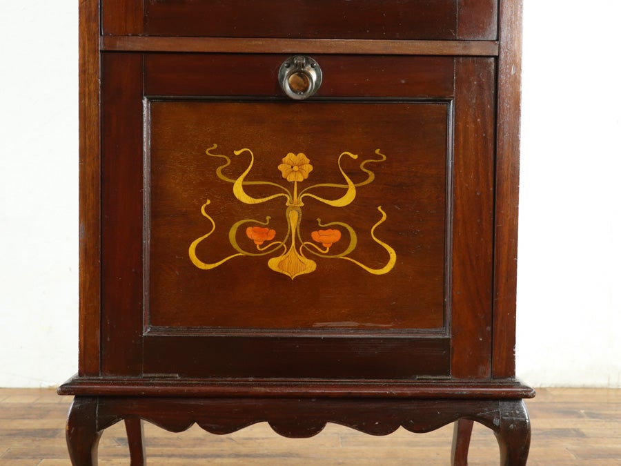 個性的なデザイン・個性的な収納部 ミュージックキャビネット 80701