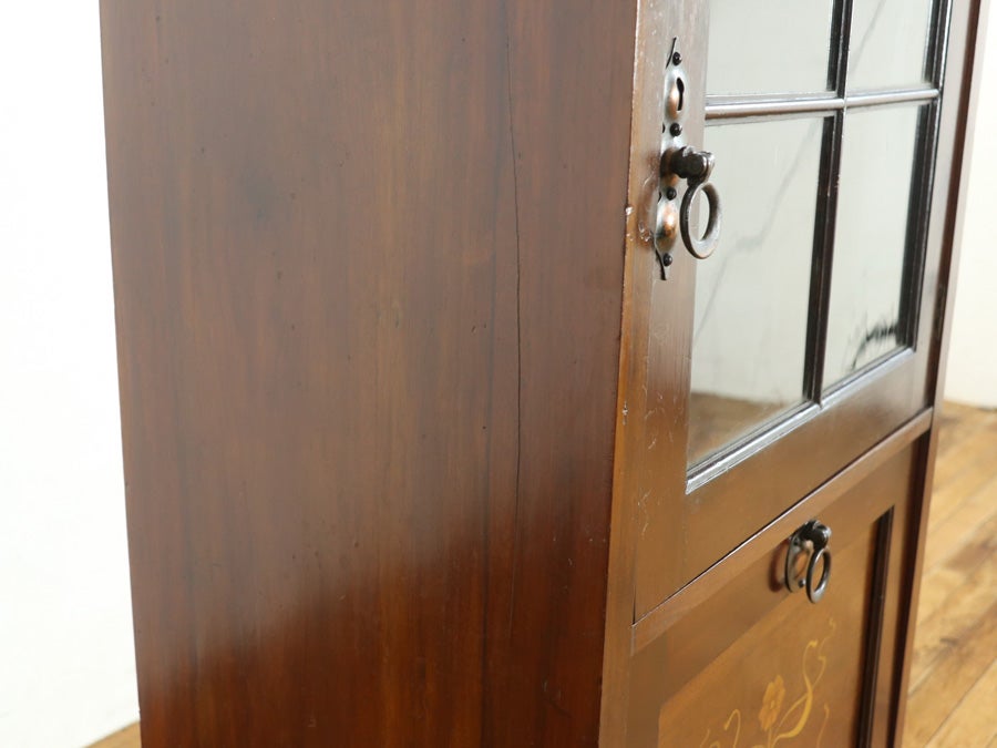 個性的なデザイン・個性的な収納部 ミュージックキャビネット 80701