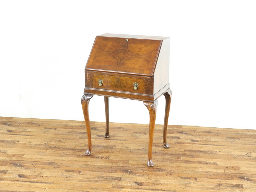 小ぶりな珍しいサイズと長い脚 バール杢の美しい杢目 ライティングビューロー 80816