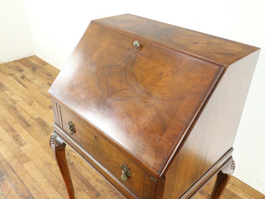 小ぶりな珍しいサイズと長い脚 バール杢の美しい杢目 ライティングビューロー 80816