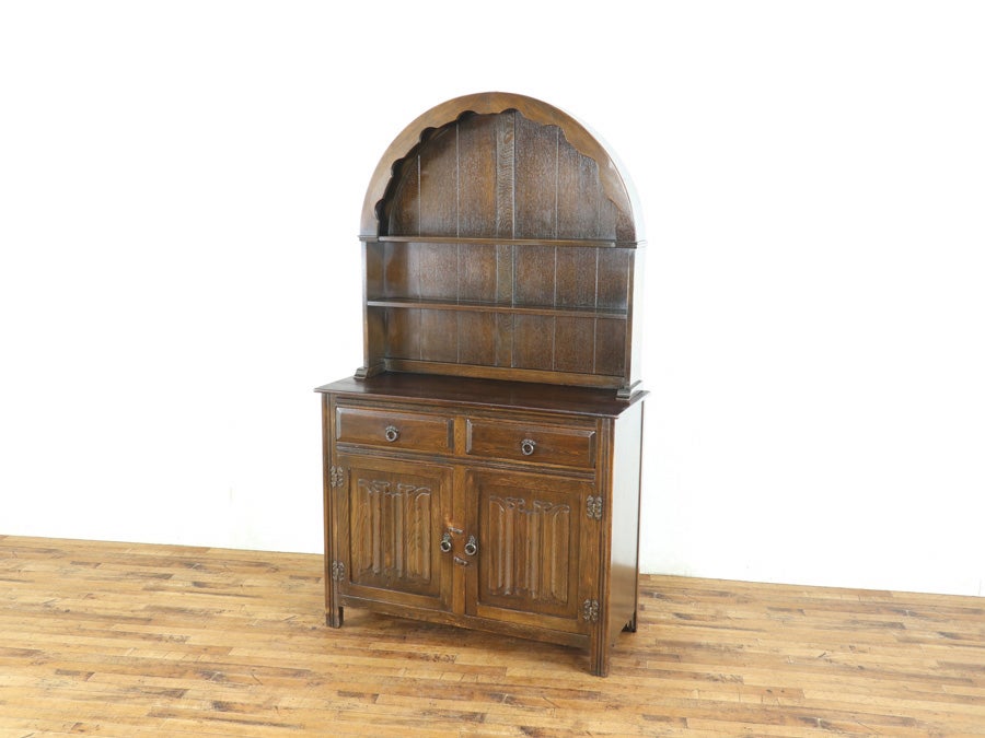 少し横幅広めの珍しいサイズ ドームトップカップボード 80697