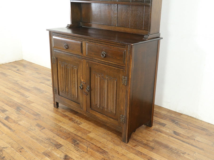 少し横幅広めの珍しいサイズ ドームトップカップボード 80697