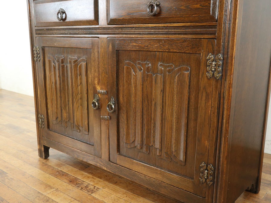 少し横幅広めの珍しいサイズ ドームトップカップボード 80697