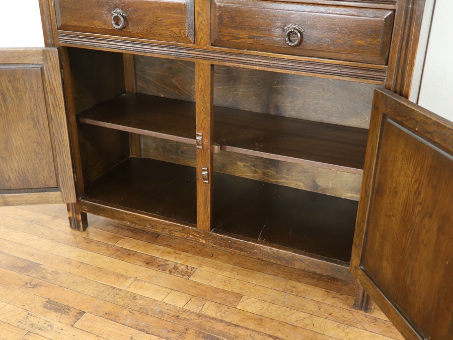 少し横幅広めの珍しいサイズ ドームトップカップボード 80697